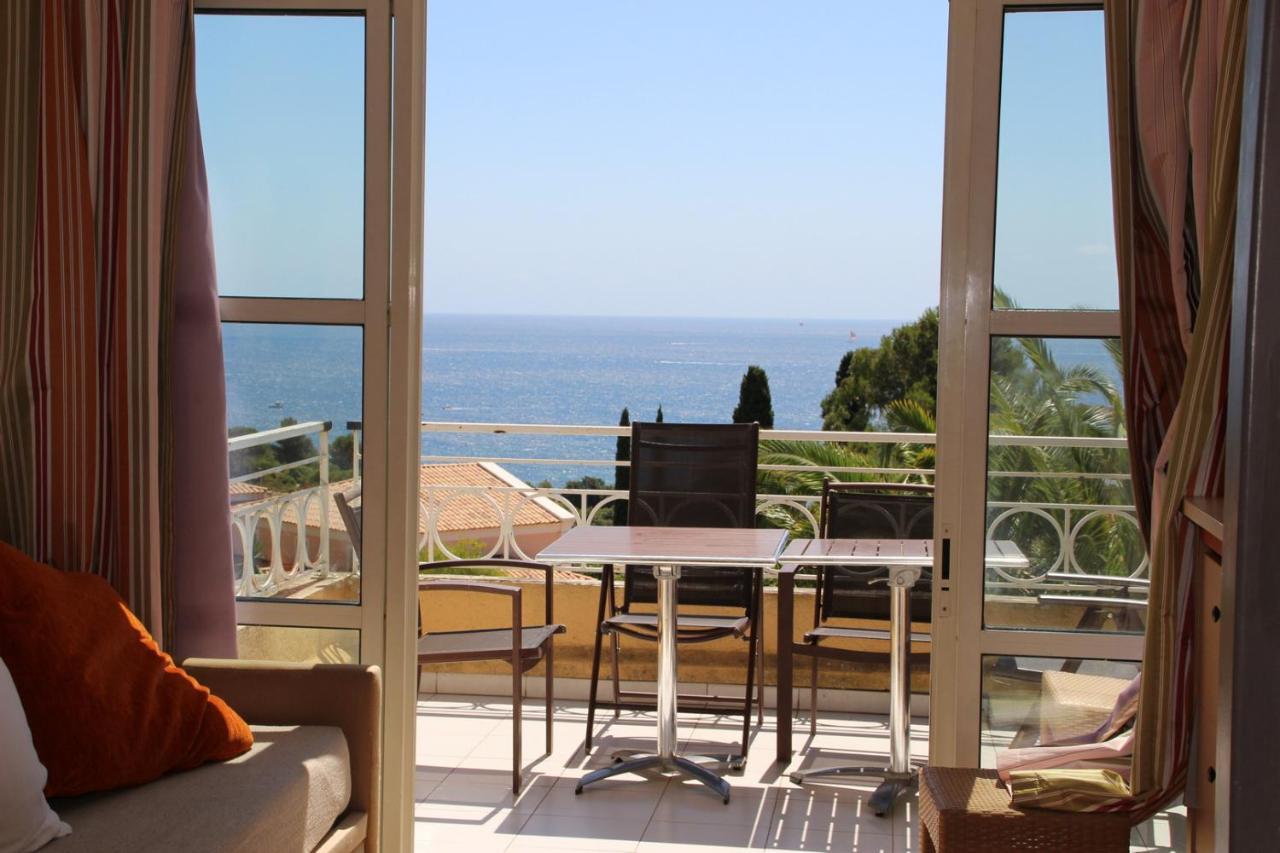 Superbe Appartement Avec Vue Mer Et Piscine Saint-Raphael  Exterior photo